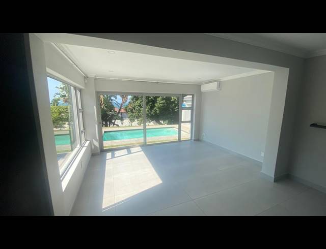 4 BEDROOM HOUSE FOR SALE IN COMPENSATION BEACH